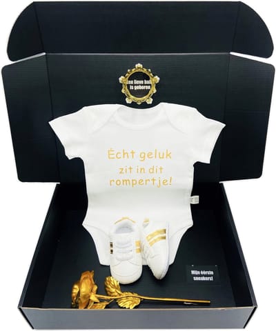 Kraamcadeau goud- kraamkado - met romper en babysneakers kraampakket - Rechtstreeks versturen als cadeau mogelijk