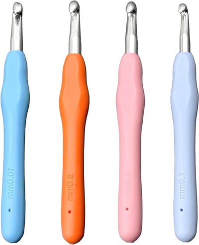 Set van 4 Haaknaalden in Verschillende Maten 7mm, 8mm, 9mm, 10mm met Kleurrijke Siliconen Handvatten voor Beginners en Gevorderden in de Haakwereld