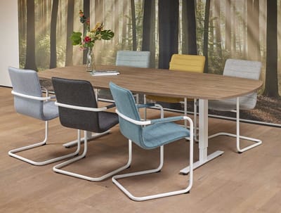 Vergadertafel Teez Deens Ovaal 240x120cm frame Aluminium (RAL9006) blad Noten Hickory
