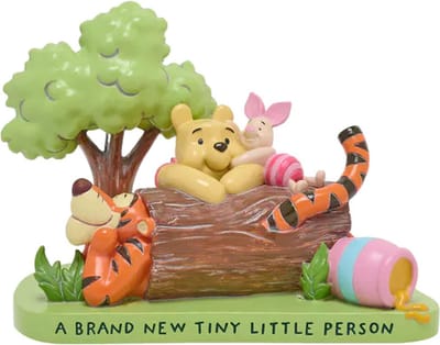 Disney - Winnie & Friends Figurine - A Brand New Tiny Little Person - Figurine - Beeldje - Kinderkamer - baby kado