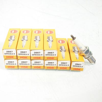 Bougie d'allumage NGK pour moto Kawasaki 1500 VULCAN TOURER Après 1998 DPR5EA-9 Par 10 Neuf