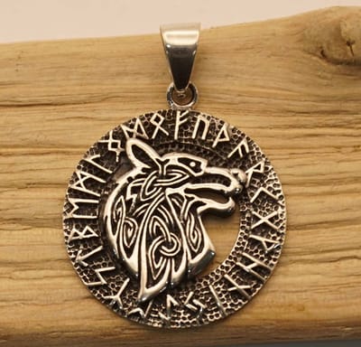 Zilveren hanger wolvenkop in rondje met runetekens - sterling zilveren hangers viking stijl - sieraad wolvenkop - zilveren sieraden wolven met runetekens - celtic wolvenkop hangers - stoere hangers