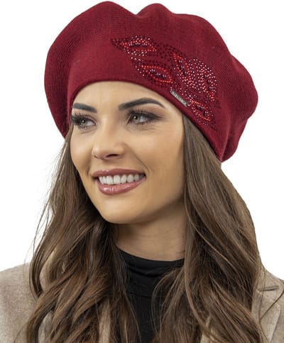 Vivisence Dames Baret - Met Strassapplicatie En Zachte Wolmix Gebreid Voor Een Elegante Stijl - Elastische Comfortabele Pasvorm Die Zacht Aansluit Zonder Te Knellen Ideaal Voor Dagelijks Gebruik - Wijnrood