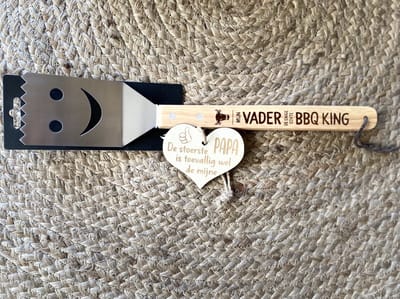 Barbecuespatel inclusief houten hartje papa - bbq / Tekst op houten handvat; Mijn vader De enige echte BBQ king / vriendschap / vaderdag / moederdag / cadeau / verjaardag / barbecue