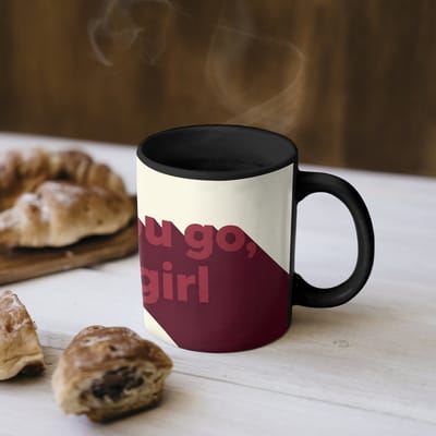 Magische Mok - Foto op Warmte Mokken - Koffiemok - you go girl - 3D - Rood - Magic Mok - Beker - 350 ML - Theemok - Mok met Tekst