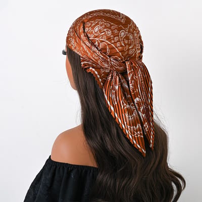 Bohemian Stijl Bloemenprint Vierkante Geplooide Zijden Sjaal Vrouwen Satin Hoofddoek Tropisch Blad Bloemenontwerp Sjaals Bandana Hijab brown