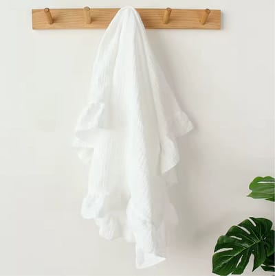 Hydrofiele doek XL - Swaddle - Baby muslin swaddle - Kraamcadeau - Katoenen mousseline baby deken - Baby badhanddoek - Ruffels - 90x70 - Wit