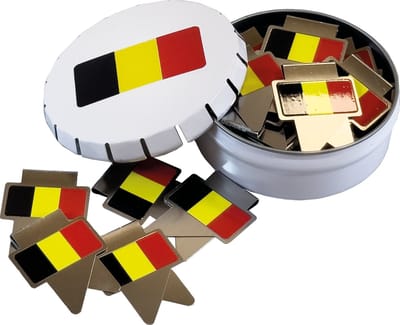 Paperclips met Belgische vlag verpakt in een metaal blikje