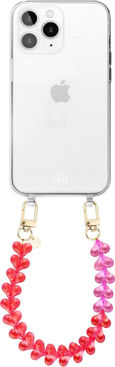 xoxo Wildhearts siliconen hoesje geschikt voor iPhone 12 Pro Max hoesje - Funky Hearts - Telefoonhoesje - Hoesje met koord - Transparant Roze met Rood koord - kort telefoonkoord - Hartjes ketting - Transparant hoesje
