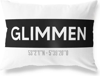 Tuinkussen GLIMMEN - GRONINGEN met coördinaten - Buitenkussen - Bootkussen - Weerbestendig - Jouw Plaats - Studio216 - Modern - Zwart-Wit - 50x30cm