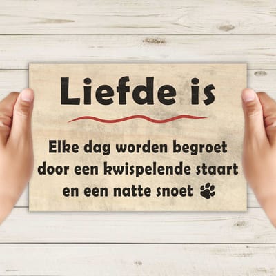 Spreukbord - Liefde Is Hond - Hout - Vintage - Grappig - Humor - Bord - Tekstbord - Wandbord - Wanddecoratie - Muurdecoratie - Woonkamer - Om Aan De Muur Te Hangen