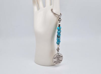 Handgemaakte Natuurstenen Sleutelhanger " Turkoois bakeliet"- Met metaal hanger - "Vader en dochter" - 8 mm diameter van de korrel- Mooie accessoire en decoratie voor de auto-Vaderdag Cadeau -Moderdag Cadeau - Cadeau vrienden