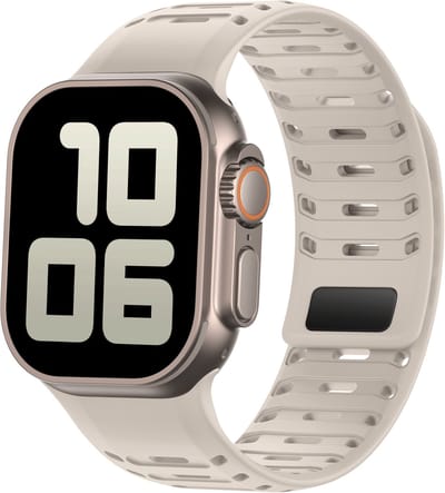 Stravo Siliconen sport horlogebandje voor Apple Watch 46mm (Series 10/11), 45mm (Series 7/8/9), 44mm (Series 4/5/6, SE 1/2/3), 49mm (Ultra 1/2/3) – Met magnetische sluiting en ventilatiesleuven – Starlight