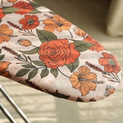 Dik Strijkplankhoes 125 x 45 cm met 6 mm Viltvulling, Verstelbare Trekkoord en Bevestigingsmiddelen, Bloemenpatroon voor Optimale Bescherming en Comfort tijdens Strijken
