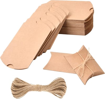 Kraft Papieren Cadeau Dozen Set van 50 Stuks, Vintage Kussendozen met Jute Touw voor Snoep, Kleine Cadeaus voor Bruiloft, Verjaardag en Feestjes (9 x 6,5 x 2,5 cm)