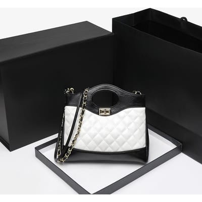 Modieuze en Elegante Diamanten Kettingtas Nieuwe Stijl van Handgedragen Crossbody Tas  Woon-werkverkeer Veelzijdige Schoudertas  Dames Tas Trendy black