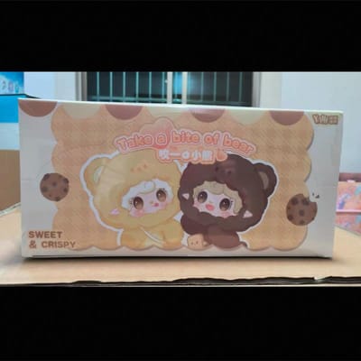 Yooki V4 Bites Série Petit Ours Peluche Boîte Aveugle Mignon Dessin Animé Sac Pendentif Exquis Décoration de Bureau Surprise Boîte Mystère Cadeau