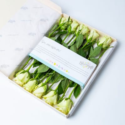 BloomKado | Brievenbus bloemen | Witte Rozen | 10 stelen | Brievenbuscadeau | Rozen per post