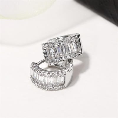 Huitan Fijne Zirkonia Oorbellen met Ring voor Vrouwen Kleur/Gouden Kleur Mode Veelzijdige Vrouwen Oorbellen Piercing Sieraden gray