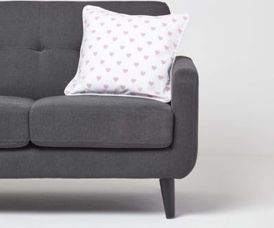 Homescapes Katoenen kussenhoes met roze harten 45 x 45 cm