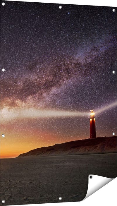Gards Tuinposter Vuurtoren Texel in de Nacht - 80x120 cm - Tuindoek - Tuindecoratie - Wanddecoratie buiten - Tuinschilderij