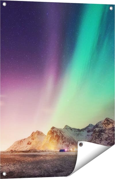 Gards Tuinposter Noorderlicht in de Bergen met Sneeuw - 60x80 cm - Tuindoek - Tuindecoratie - Wanddecoratie buiten - Tuinschilderij