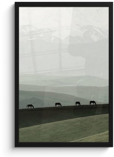Poster in lijst - Fotolijst 40x60 cm - Posters - Grijs - Berg - Paarden - Posterlijst zwart - Decoratie - Wanddecoratie woonkamer - Muurdecoratie slaapkamer