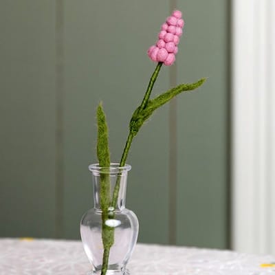 Bloem Wolvilt - Druifjes/Muscari Roze - Handmade-Fairtrade - Homedeco - 25cm