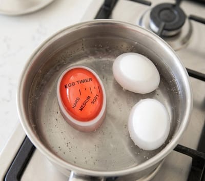 Premium Slimme Eitimer - Kookwekker Mee-kokend - Kleurveranderend voor Zacht, Medium en Hardgekookte Eieren - Rood - Inclusief Duidelijke Schaalverdeling