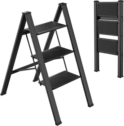NaevaMi Huishoudtrap 3 Treden - Opstapladder - Keukentrap - Huishoudtrapje 3 Treden inklapbaar - Huishoudladder - Vouwladder - Met Brede Antislip Treeplank - Draagbaar - 65x45x82.5cm - Max 150kg - Zwart