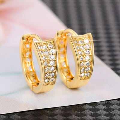Caoshi Trendy Dames Gouden Kleur Oorbellen met Cirkels Schitterende Zirkonia Accessoires Voor Dagelijkse Feestelijke Stijlvolle Bruiloftsceremonie Sieraden beige