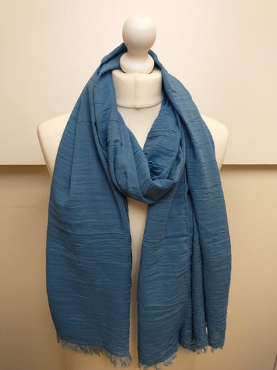 Lange dames sjaal Arina-effen gekreukt jeans blauw