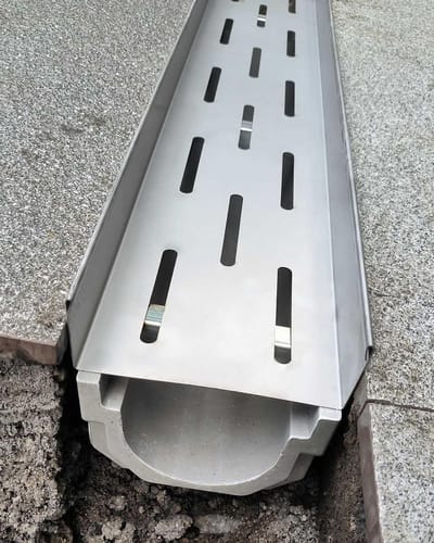Afdekking Afwateringsgoot - Drainage Rooster - Waterbeheer Buiten - Roestvrij Staal Hars - 1 Meter - Zilver