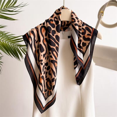 Écharpe Pour Femmes Printemps/Été Foulard Carré Imitation Soie Bandeau de Décoration Bandana Imprimé Léopard Foulard de Cou Bandeau de Luxe Hijab black
