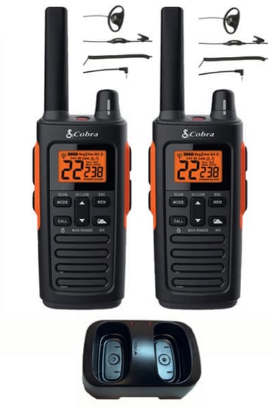 Set van 2 Cobra RX680 PMR446 portofoons IP54 met tafellader en D-shape oortje