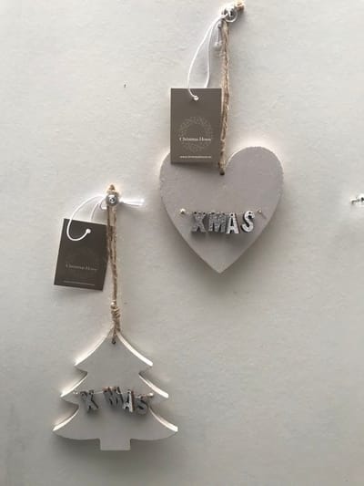 Set van 2 X-mas hangers hart en kerstboom kersthanger ornamenten taupe Emilie