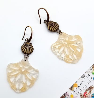 Jeannette-Creatief® - Resin - Resin Sand Shell Waaier Beach - Resin Oorbellen - Oorbellen Brons - Dames Oorbellen - Oorbellen Dames - Oorbellen Sand Beige - Oorbellen - Zomer Sieraden - Boho - Bohemien - Ibizastyle