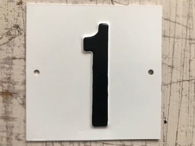 Huisnummer 1 - Huisnummerbordje van Aluminium - Met 2 Gaatjes - 10x10 cm