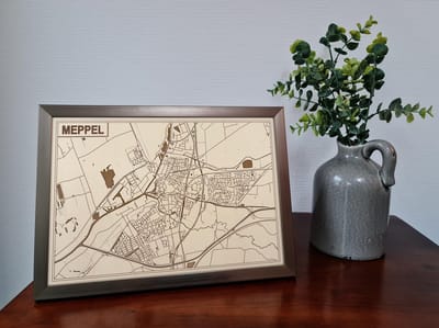 Decoratief Beeld - Houten Van Meppel - Hout - Bekroned - Bruin - 21 X 30 Cm