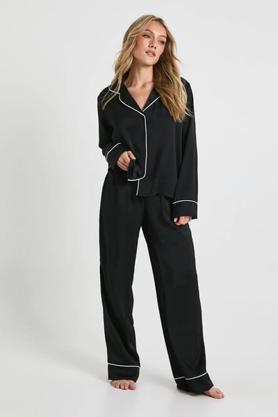 boohoo Dames Petite satijn pijpdetail lange mouwen overhemd & broek pyjamaset | Zwart | Maat: 38