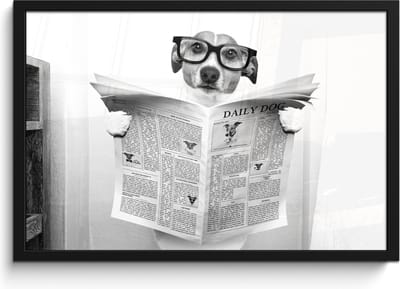 Poster in lijst - Fotolijst 60x40 cm - Posters - Hond - Krant - Toilet - Zwart wit - Dieren - Posterlijst zwart - Wanddecoratie badkamer - Muurdecoratie WC - Decoratieve accessoires - Toilet muur decoratie