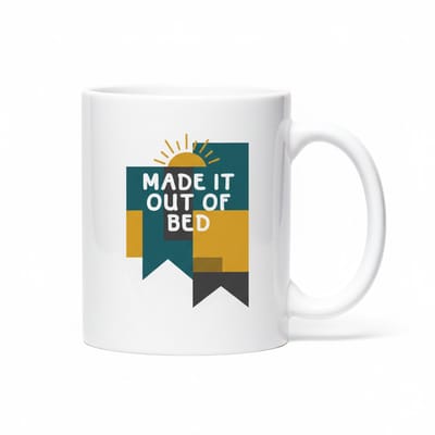 Made It Out of Bed Mok 330ml – Grappige Ochtend Prestatie Koffiebeker – Leuk Cadeau voor Slaapkoppen & Koffiefans