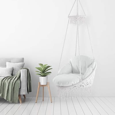 stoel van polyester macramé met sierrand