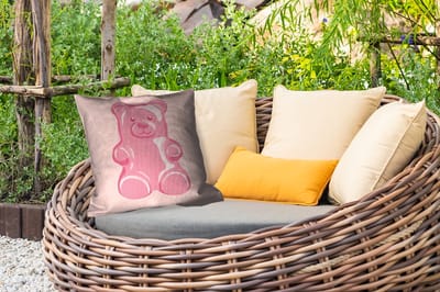 Buitenkussen - Beer - Roze - Snoep - 45x45 cm - Weerbestendig