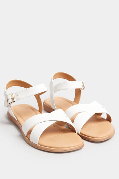 Yours Sandalen Met Gekruiste Bandjes In Een Extra Brede Pasvorm In Witsize 38EEE