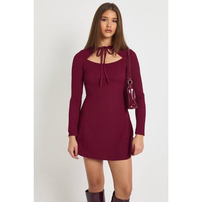 boohoo Dames Getextureerde Skaterjurk met strikdetail aan de voorkant | Burgundy | Maat: 8