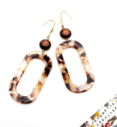 Jeannette-Creatief® - Resin - Oorbellen Resin Leopard Brown White Beige Goud - Oorbellen - Dames Oorbellen - Lange Oorbellen - Oorhangers – Oorhaakjes