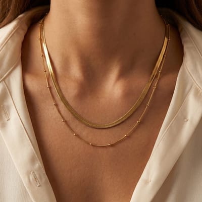 Lundholm Tessa Dubbele Laag Ketting Dames Goudkleurig layering Kettingen Dames Sieraden – Premium Stainless Steel Gold PVD Plated – 2 Laagse Layered Ketting met Platte Ketting en Bolletjesketting – 42 + 5 cm – Waterproof – Scandinavisch Design