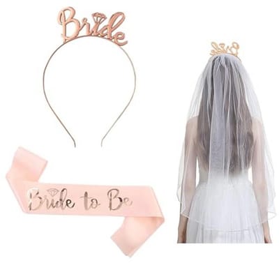 Dailygoods- Decoratieset voor Vrijgezellenfeest - Bride to Be Accessoires - Hoofdband/Tiara - Sjerp/Riem - Roségoud - Metalen/Satijn Afmetingen: 159 x 9,5 cm - Bruidaccessoires