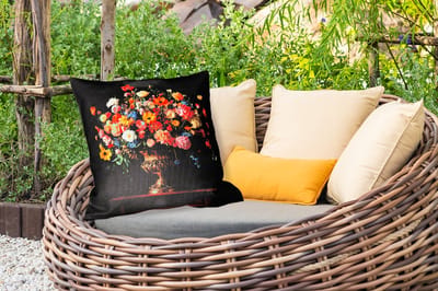 Sierkussen Buiten - Goud - Bloemen - Kleuren - Vaas - 60x60 cm - Weerbestendig